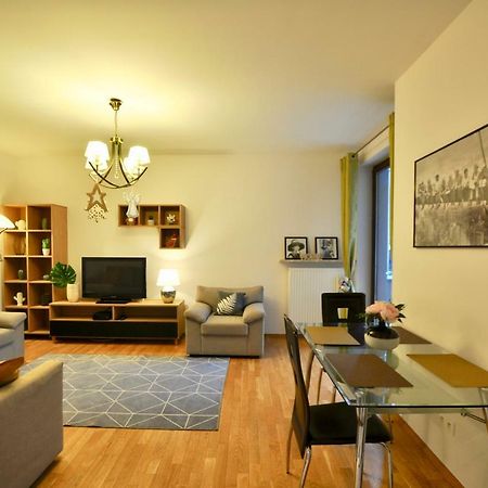Mlociny Metro Apartment 华沙 外观 照片