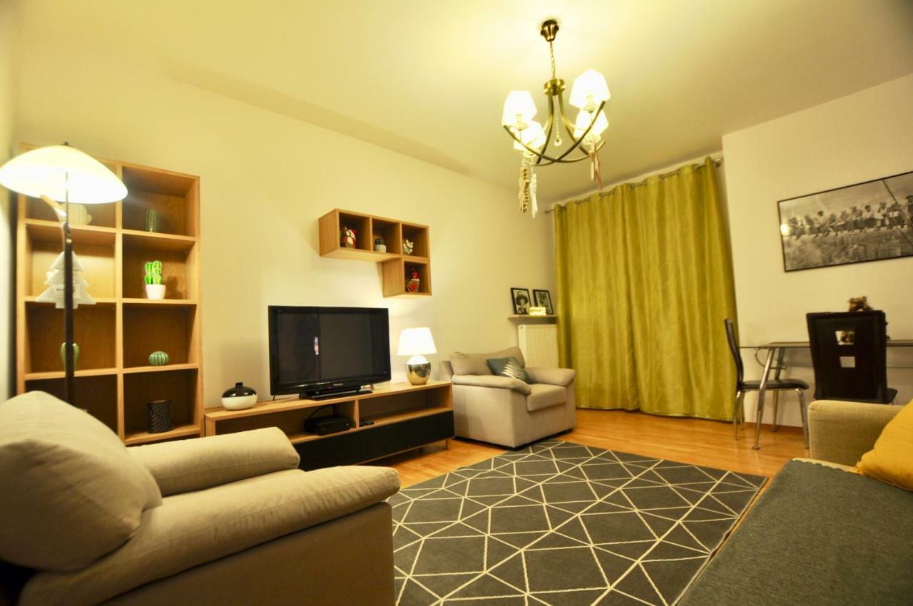 Mlociny Metro Apartment 华沙 外观 照片